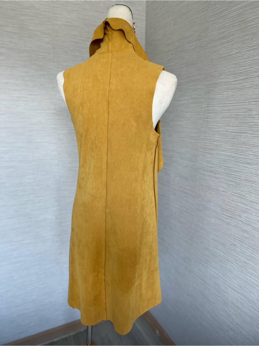 Draped Open Front Vest “Vocal” - Picture 3 of 5